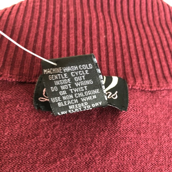 Questions Red 3X Cardigan - Picture 8 of 8